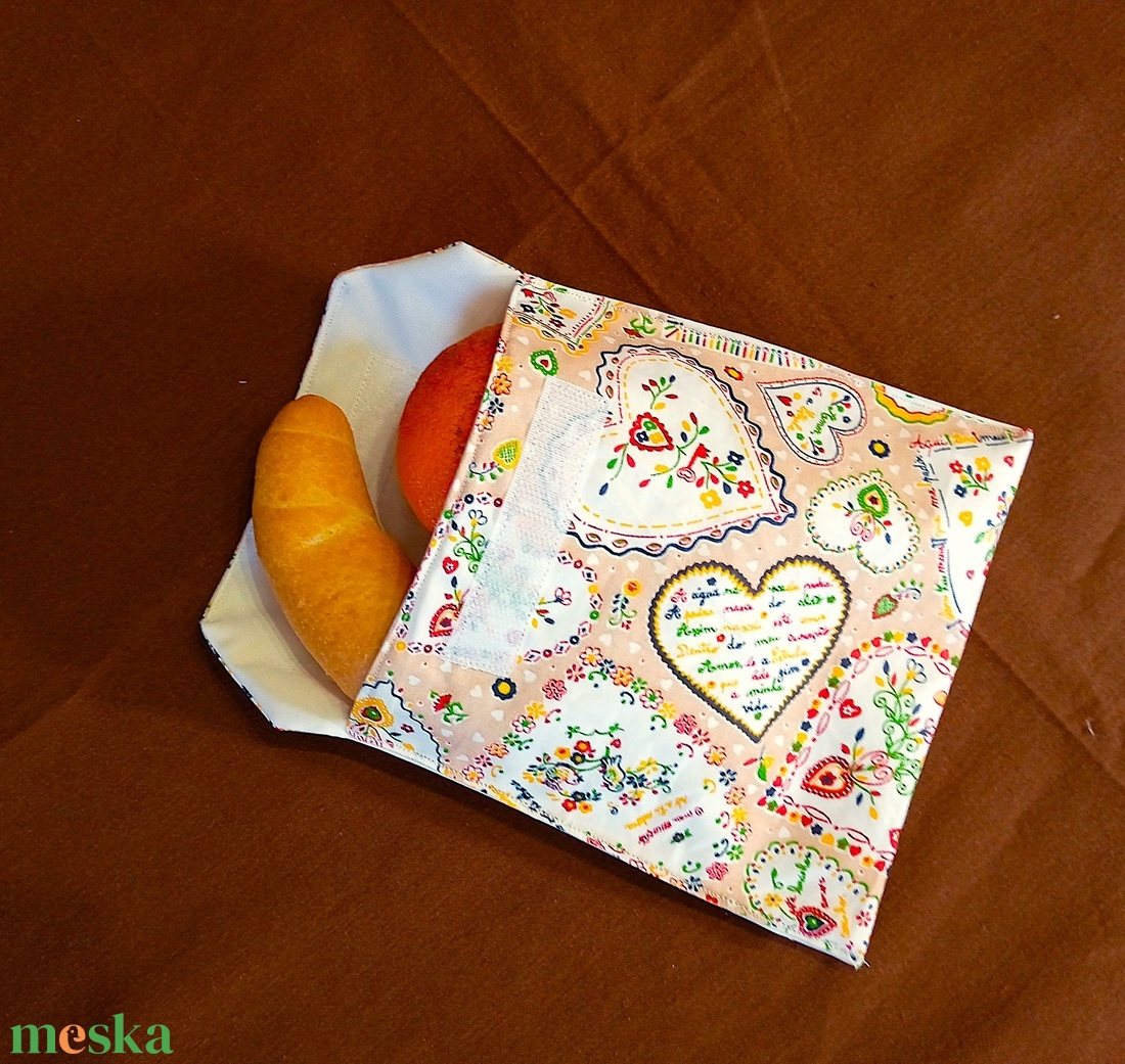 Tépőzáras snackbag,  uzsonnatasak, szendvics tartó -népies szívecskék - táska & tok - bevásárlás & shopper táska - kenyeres zsák - Meska.hu