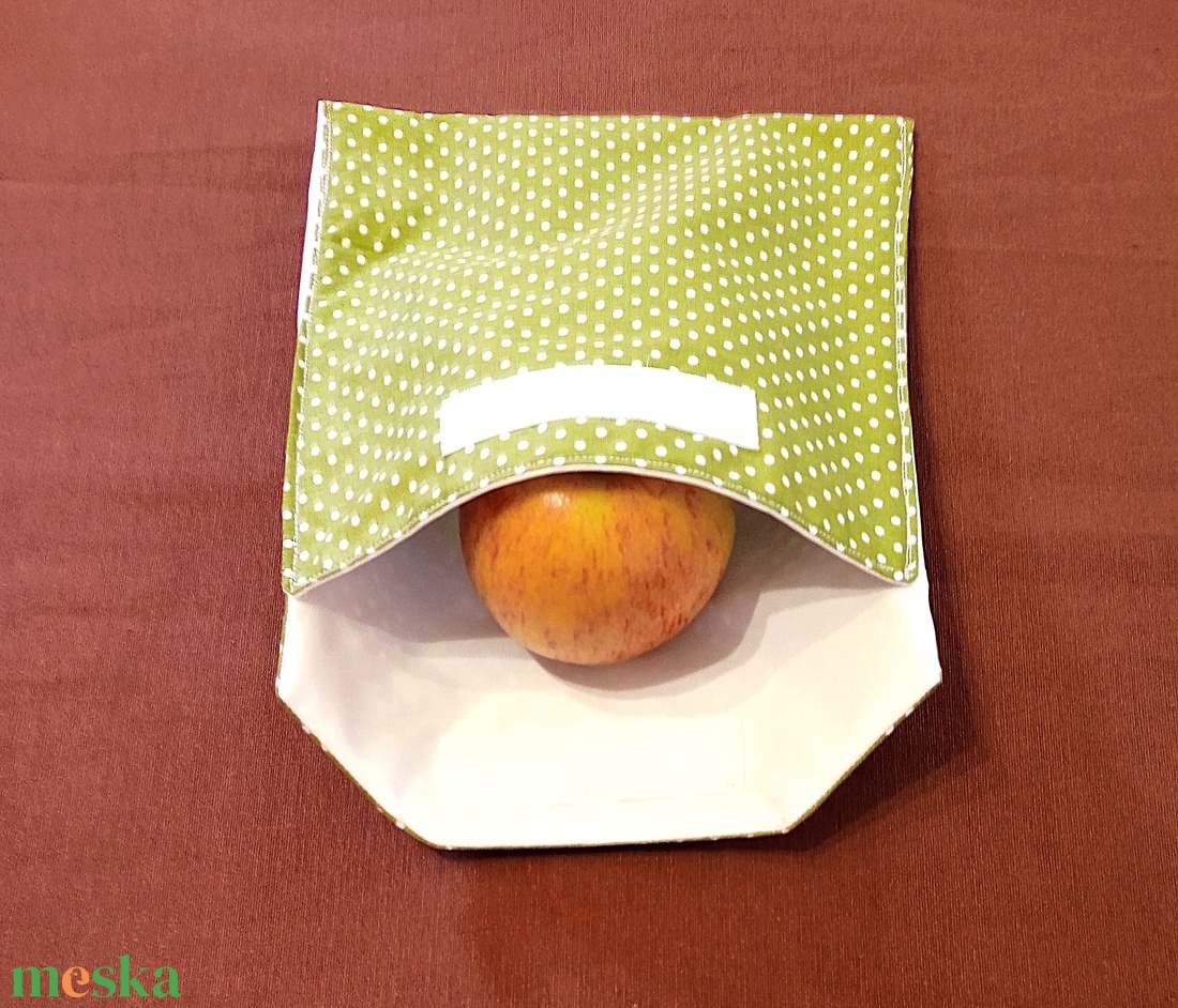 Tépőzáras snackbag,  uzsonnatasak, szendvics tartó - zöld fehér apró pöttyös - táska & tok - bevásárlás & shopper táska - kenyeres zsák - Meska.hu