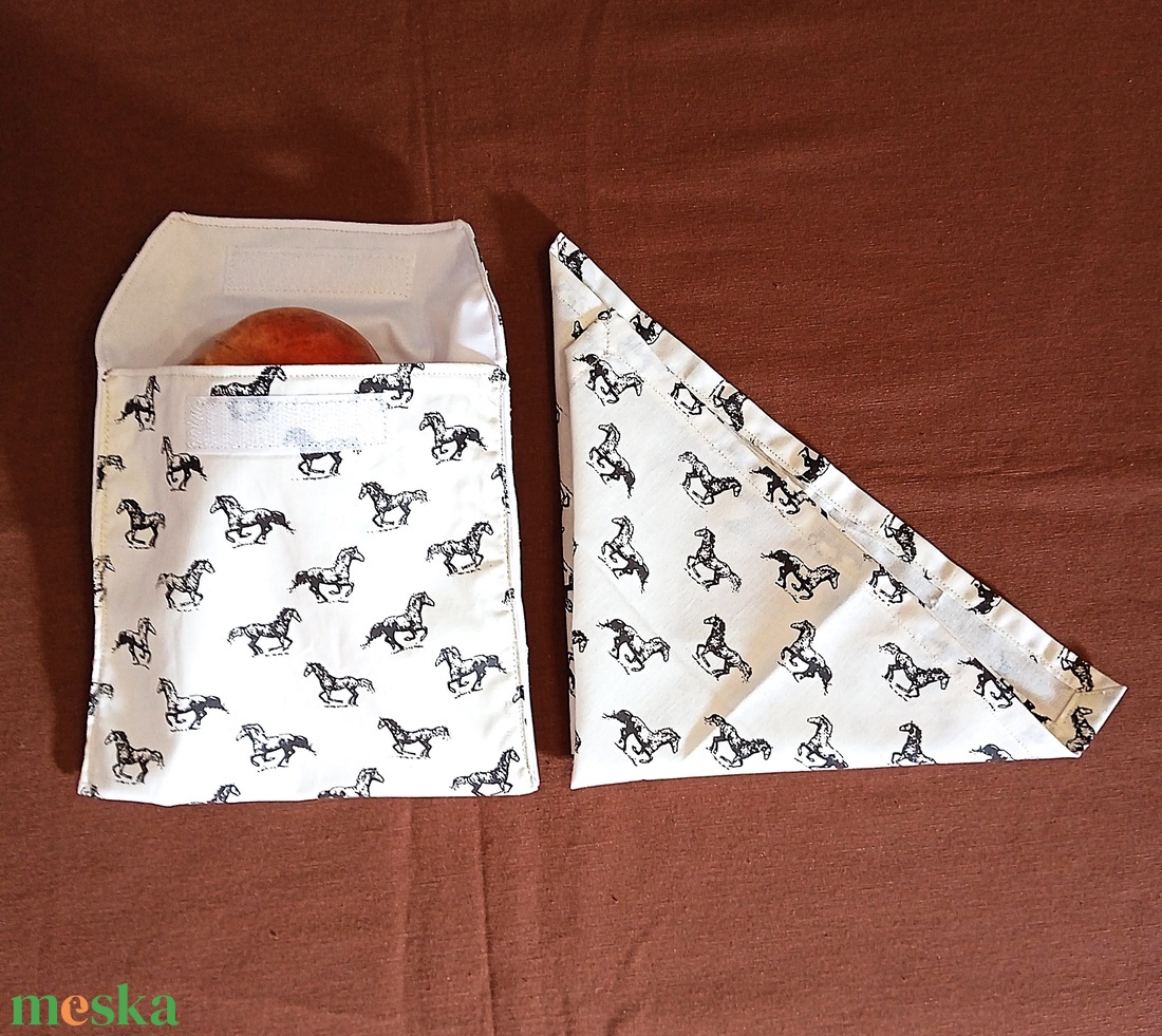  Snack bag szett textil szalvétával - lovak - táska & tok - uzsonna- & ebéd tartó - szendvics csomagoló - Meska.hu