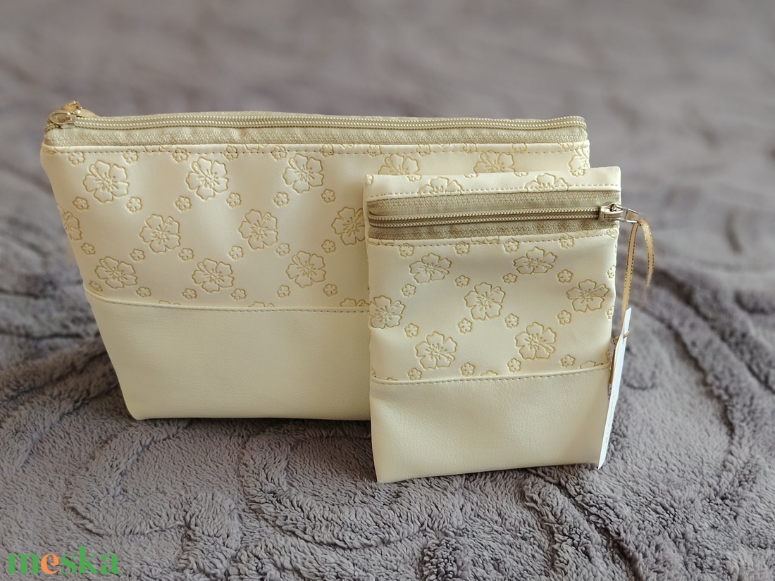 Neszeszer szett dombornyomott virágmintával - táska & tok - neszesszer - Meska.hu