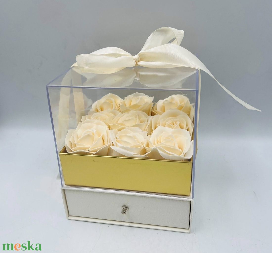 VIRÁGDOBOZ AKRIL FIÓKOS 14x14x16,5 cm ballagásra vagy anyáknapjára - otthon & életmód - dekoráció - virágdísz és tartó - csokor & virágdísz - Meska.hu VIRÁGDOBOZ AKRIL FIÓKOS 14x14x16,5 cm ballagásra vagy anyáknapjára - otthon & életmód - dekoráció - virágdísz és tartó - csokor & virágdísz - Meska.hu