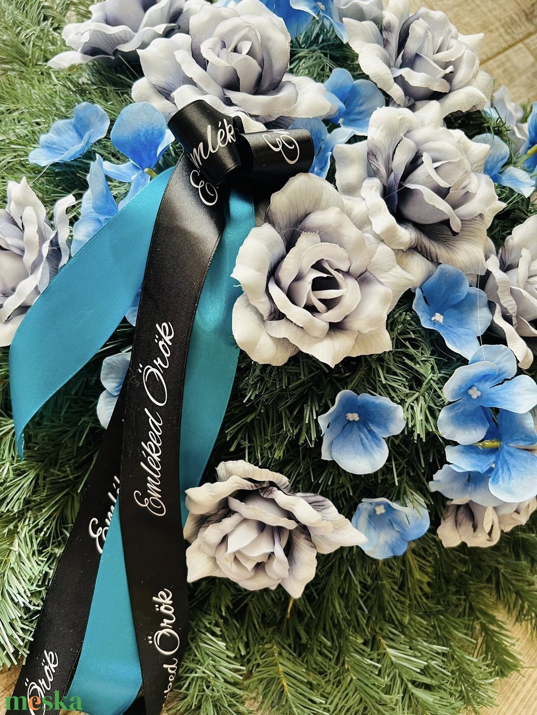 Extra nagy 72 cm műfenyős sírdísz ,koszorú kegyeleti - otthon & életmód - vallás - temetkezési tárgy - Meska.hu Extra nagy 72 cm műfenyős sírdísz ,koszorú kegyeleti - otthon & életmód - vallás - temetkezési tárgy - Meska.hu