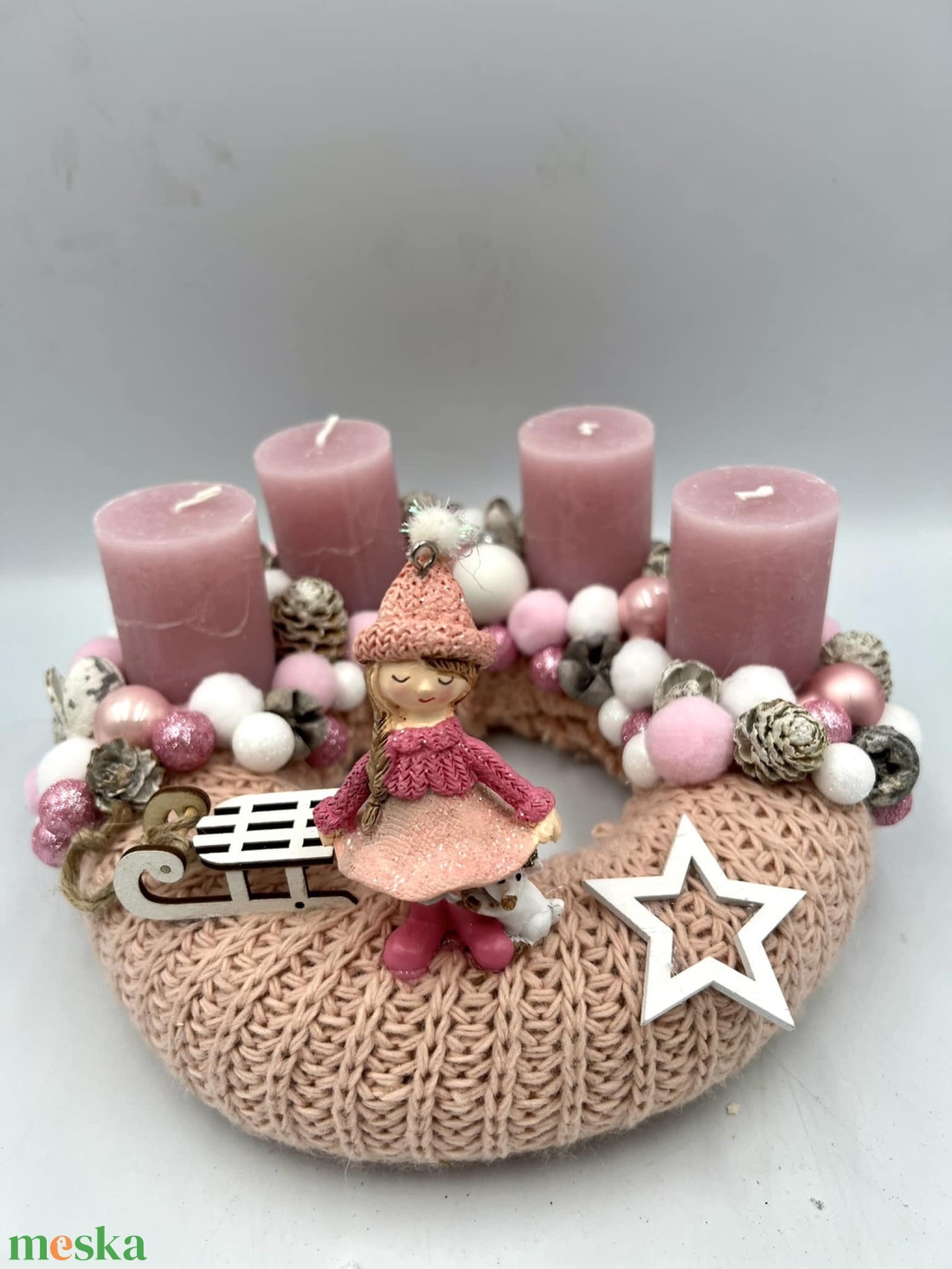 Rózsaszín kislányos asztali dísz karácsonyi - karácsony - karácsonyi lakásdekoráció - ünnepi asztaldekoráció - Meska.hu