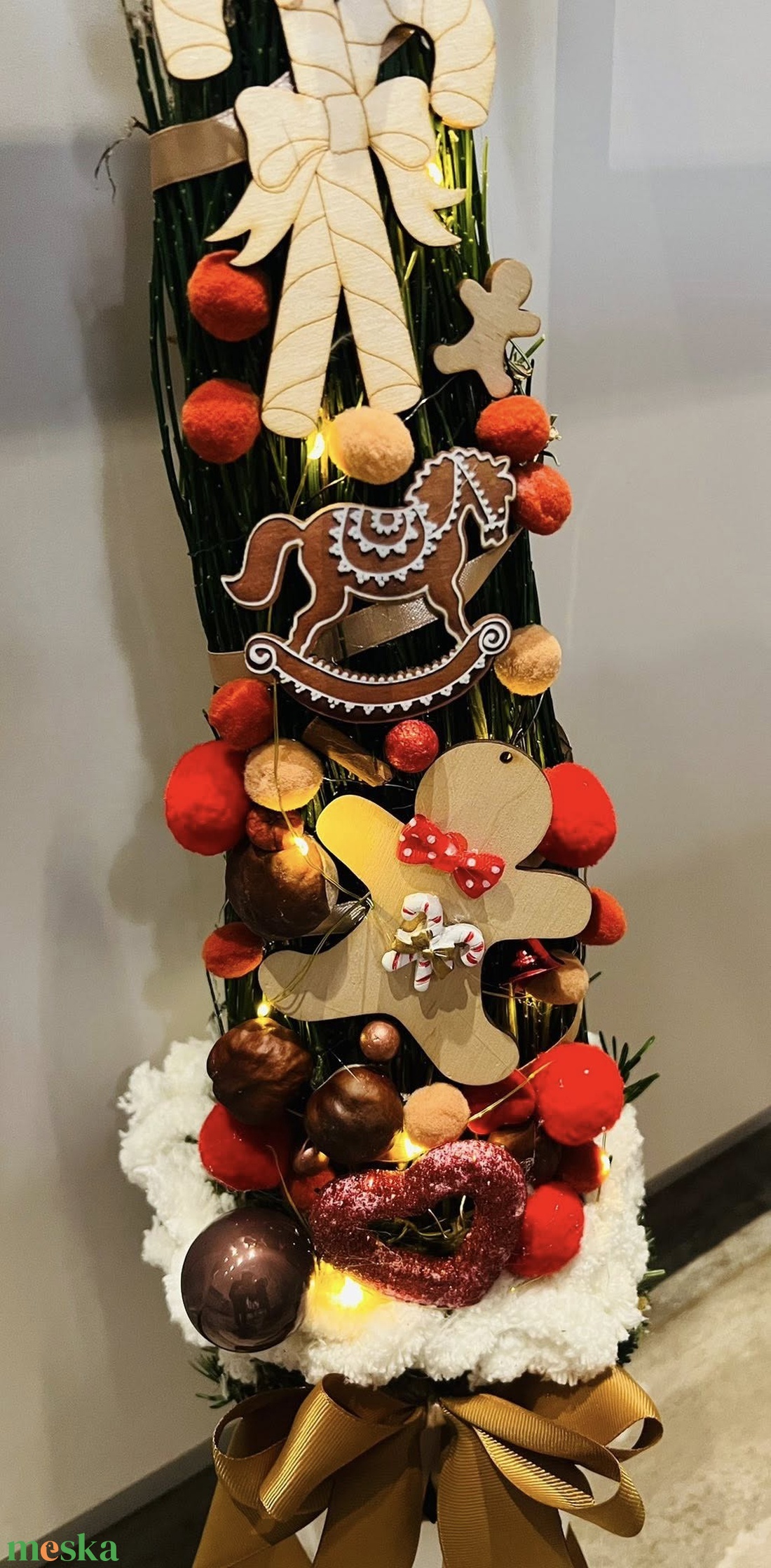 Grincsfa dekoráció  11,5 m, piros-fehér dekorral, LED-fénnyel mézis - karácsony - karácsonyi lakásdekoráció - karácsonyfa, grincsfa - Meska.hu