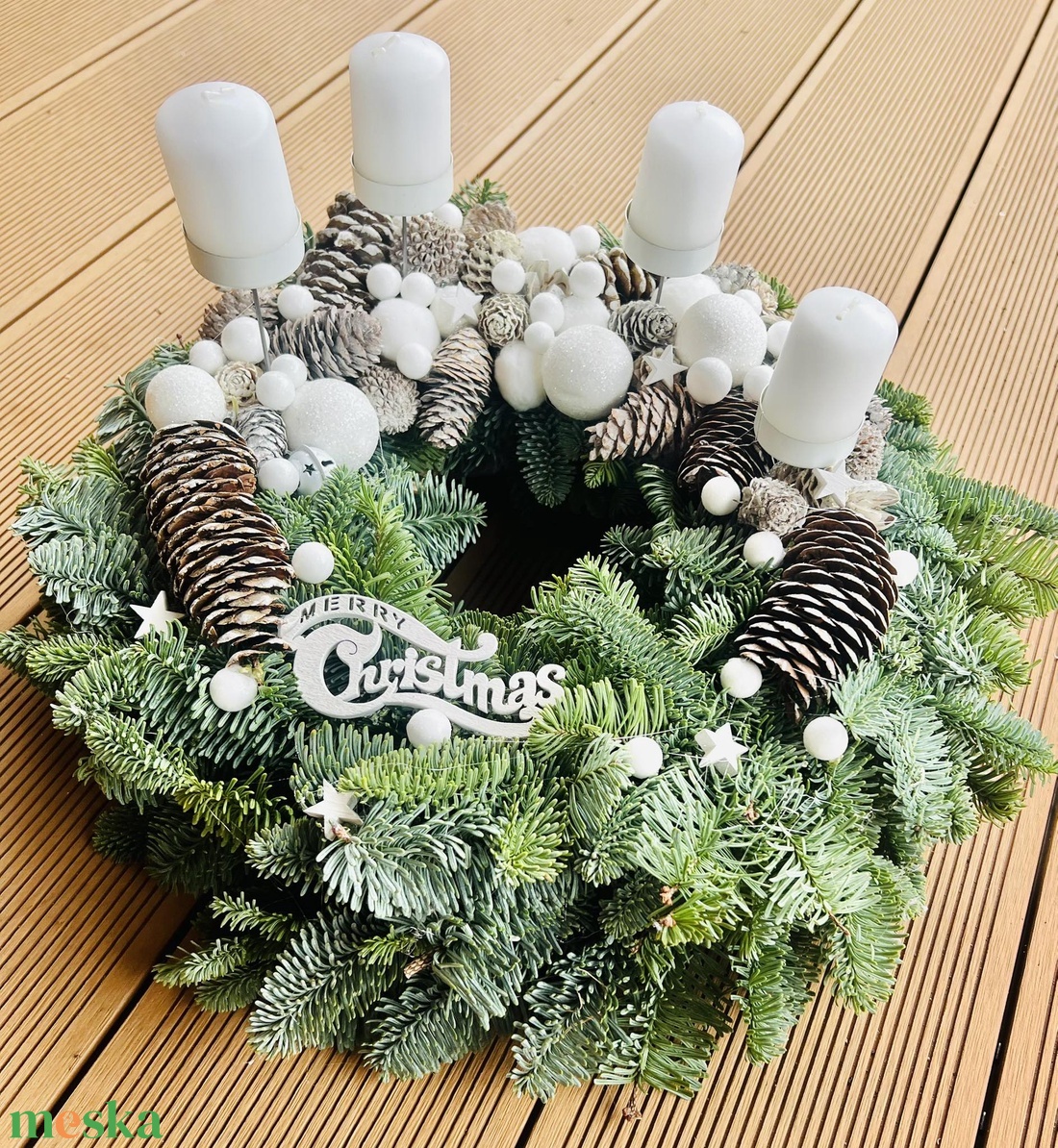 45 cm élő nobilis fenyő adventi asztaldísz  Hófehér gyertyával és díszekkel - karácsony - adventi díszek - adventi asztaldísz - Meska.hu