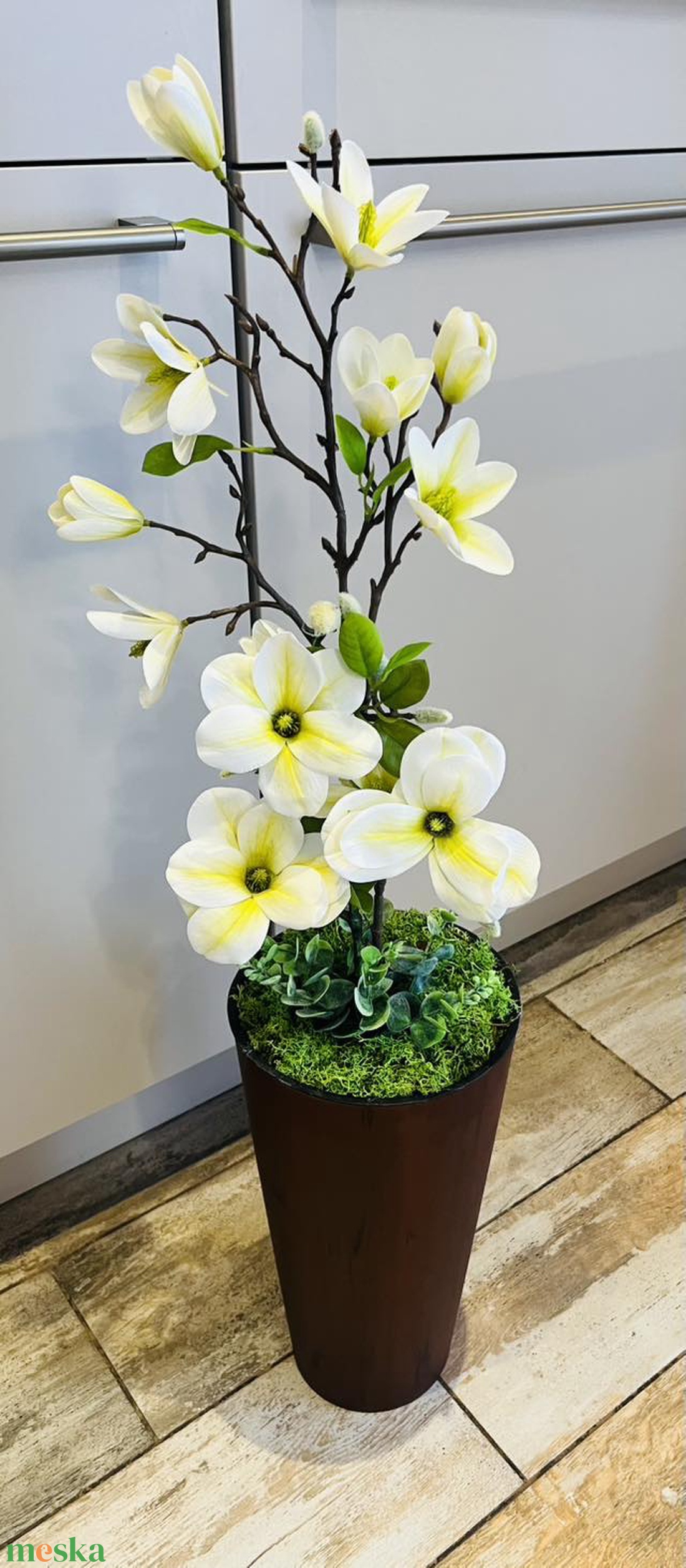 Magnólia padlóvázában  - otthon & életmód - dekoráció - ajtó- és ablak dekoráció - ajtódísz & kopogtató - Meska.hu