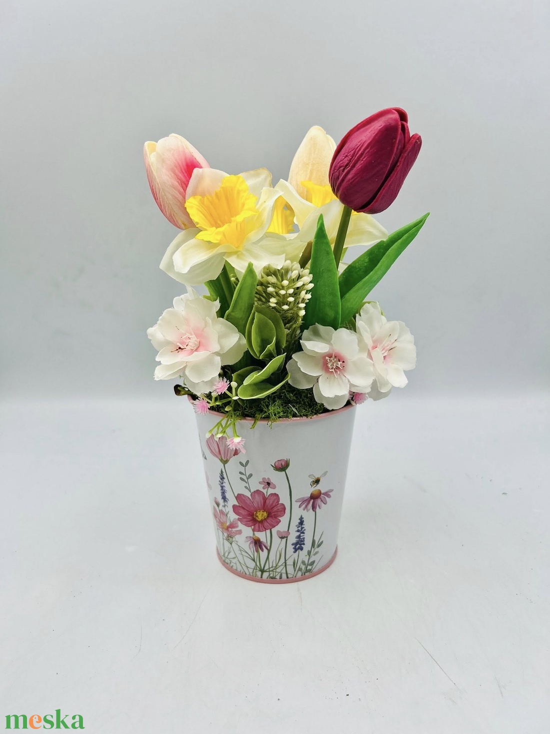 Tavaszi virágmix asztaldísz tulipánnal, nárcisszal és barackfa virággal - otthon & életmód - dekoráció - asztal és polc dekoráció - asztaldísz - Meska.hu