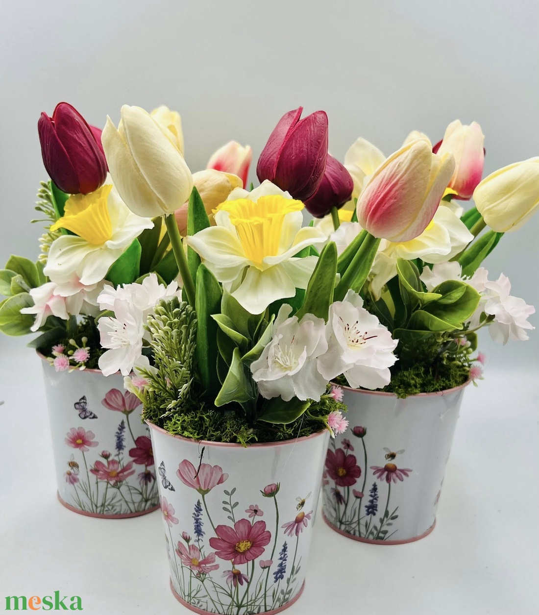 Tavaszi virágmix asztaldísz tulipánnal, nárcisszal és barackfa virággal - otthon & életmód - dekoráció - asztal és polc dekoráció - asztaldísz - Meska.hu