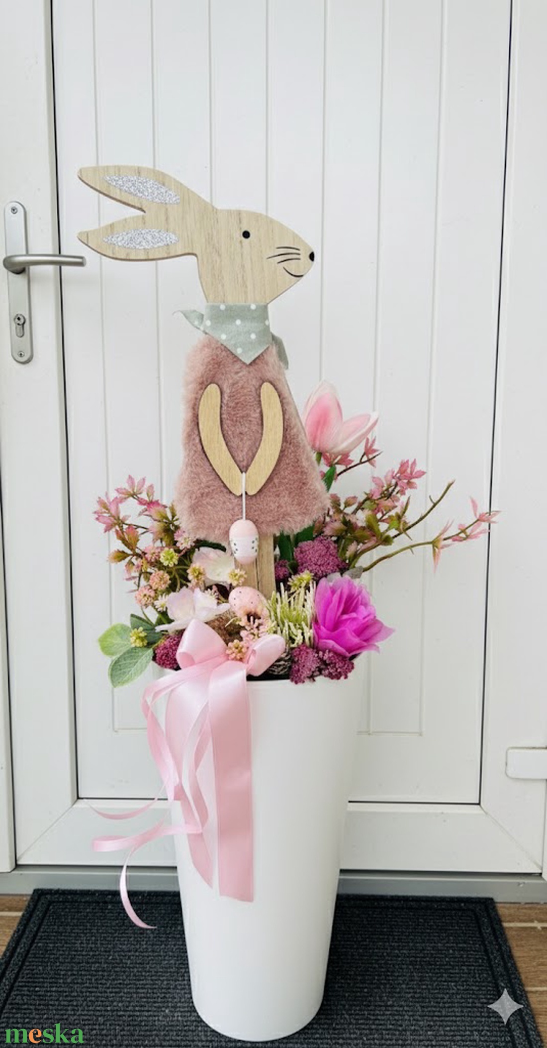 Nyuszi vendégváró kaspós dísz, kb. 58cm � maradandó dekoráció - ünnepi díszek, dekorációk - húsvéti díszek és dekorációk - húsvéti virágos díszek - Meska.hu