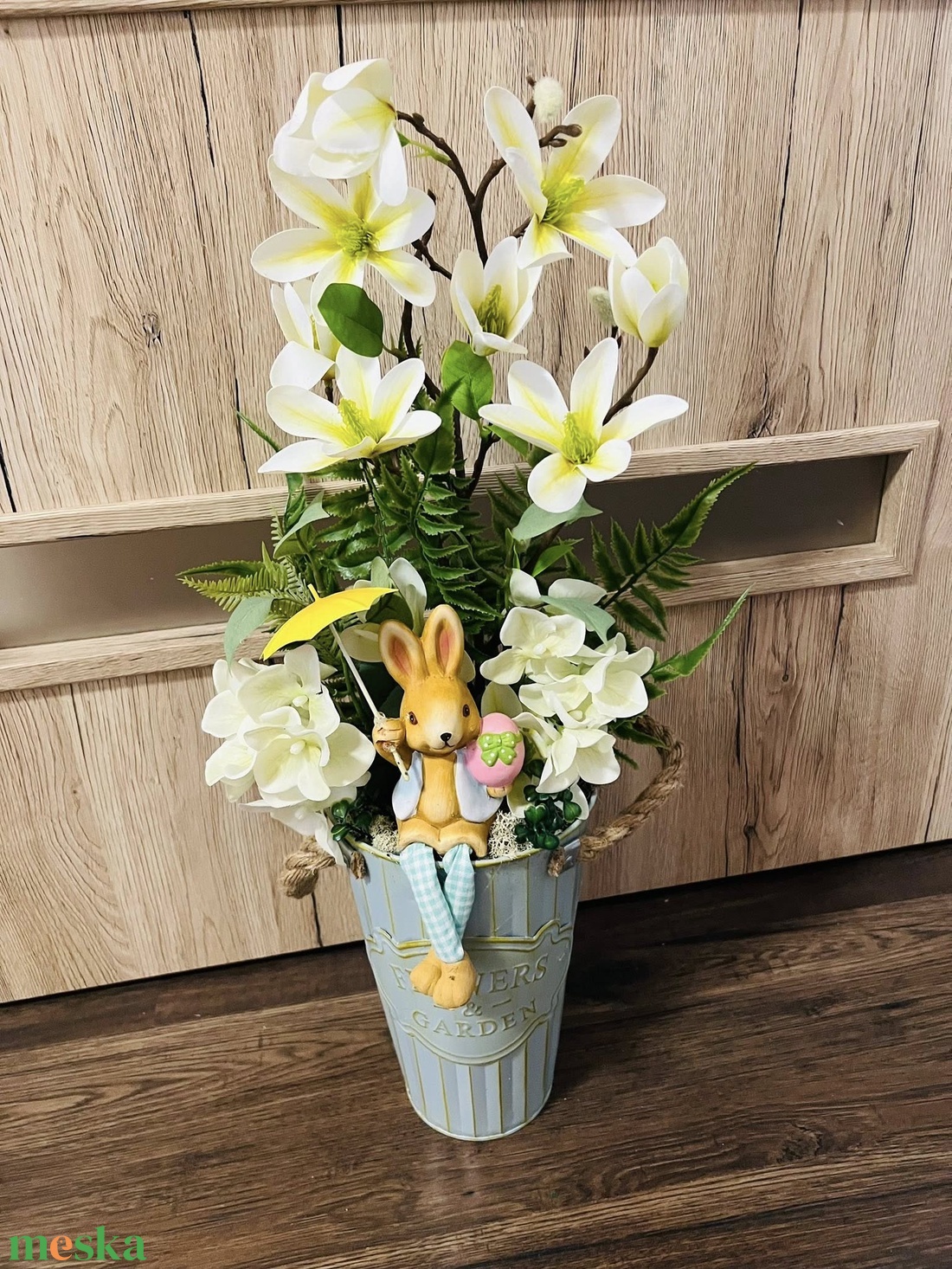 Húsvéti  Nyulas vendégváró magnóliával  - ünnepi díszek, dekorációk - húsvéti díszek és dekorációk - húsvéti ajándékátadó - Meska.hu