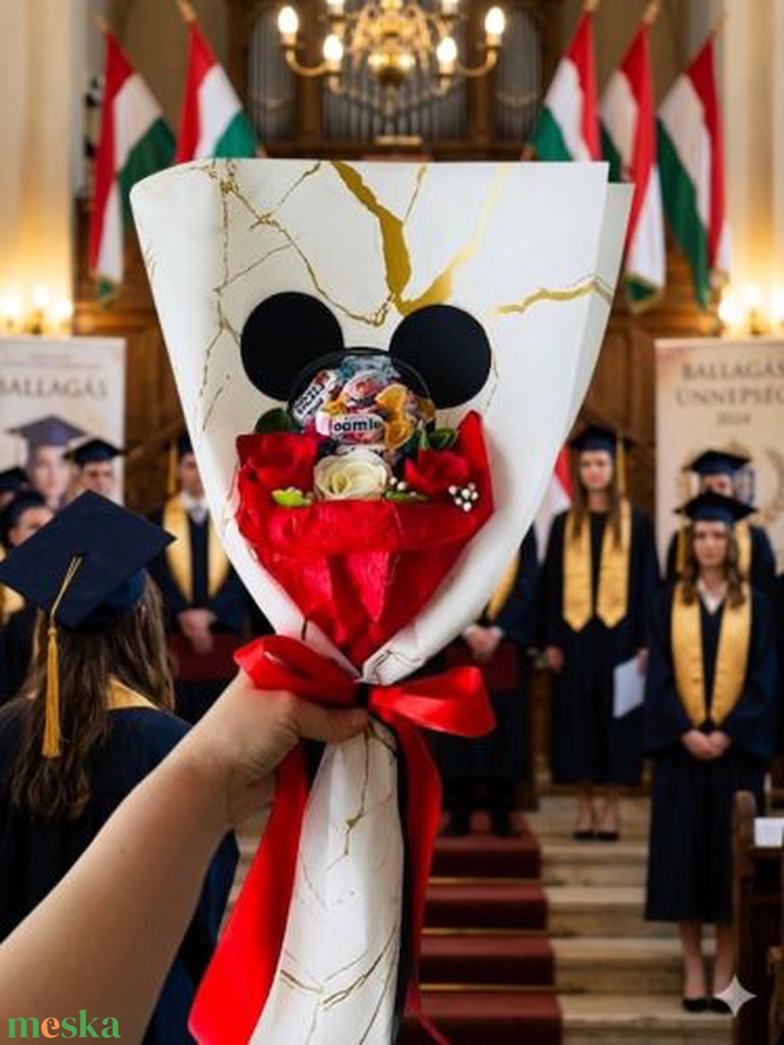 Mickey töltött édességes ballagási csokor -az ár 1 csokorra vonatkozik! - otthon & életmód - virágdekoráció - virágok - virágcsokor - Meska.hu