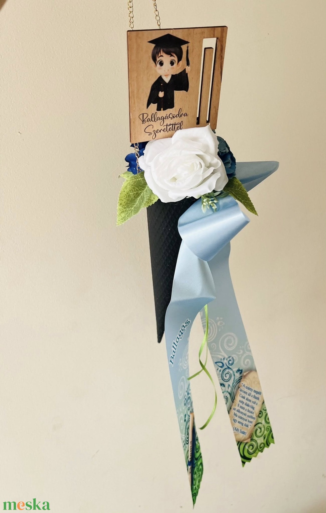 Ballagási csokor fiú pénzátadóval - otthon & életmód - virágdekoráció - virágok - virágcsokor - Meska.hu