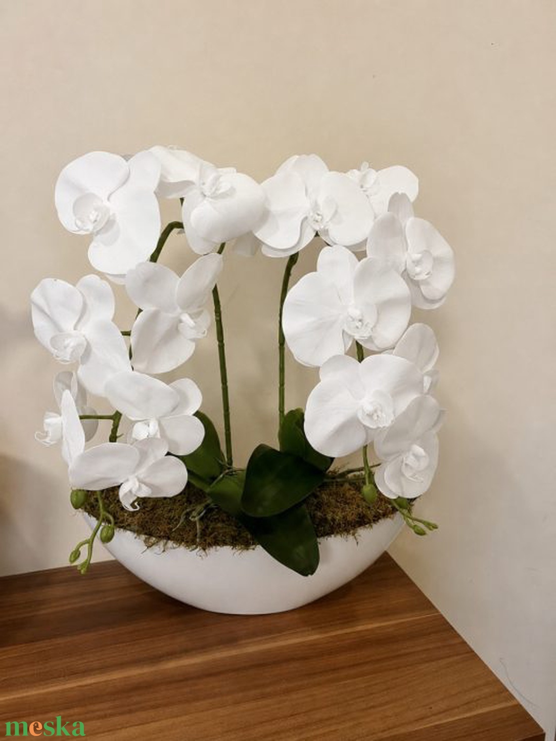 Élethű orchidea 2 szálas fehér, fehér csónak kaspóban ,zöld levelekkel - otthon & életmód - dekoráció - asztal és polc dekoráció - asztaldísz - Meska.hu