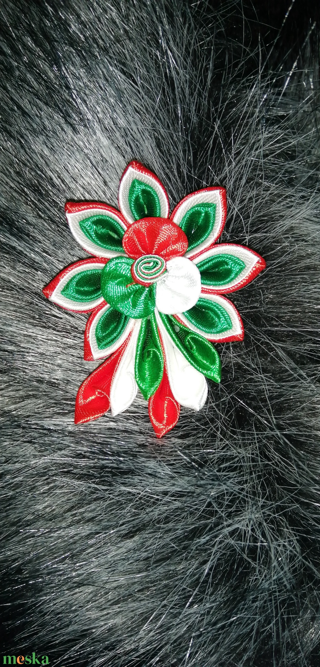 Kokárda kitűző - ékszer - kitűző és bross - kitűző - Meska.hu Kokárda kitűző - ékszer - kitűző és bross - kitűző - Meska.hu