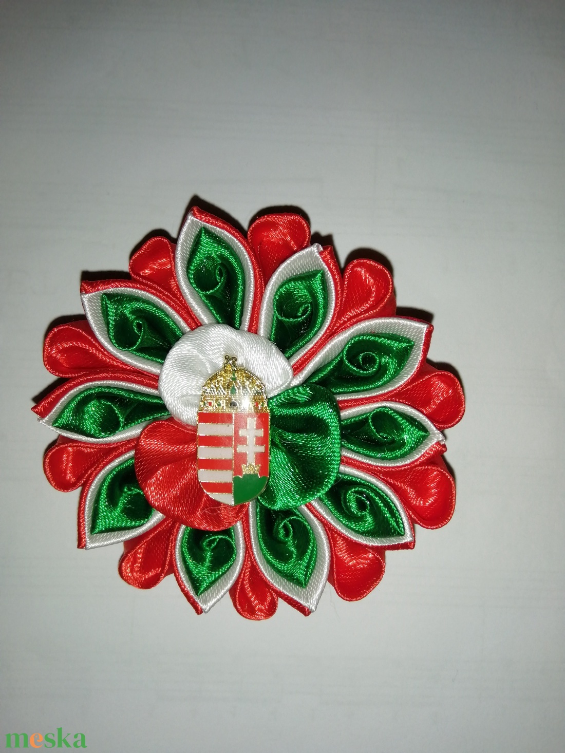 Kokárda kitűző, ékszer, - ékszer - kitűző és bross - kitűző - Meska.hu Kokárda kitűző, ékszer, - ékszer - kitűző és bross - kitűző - Meska.hu