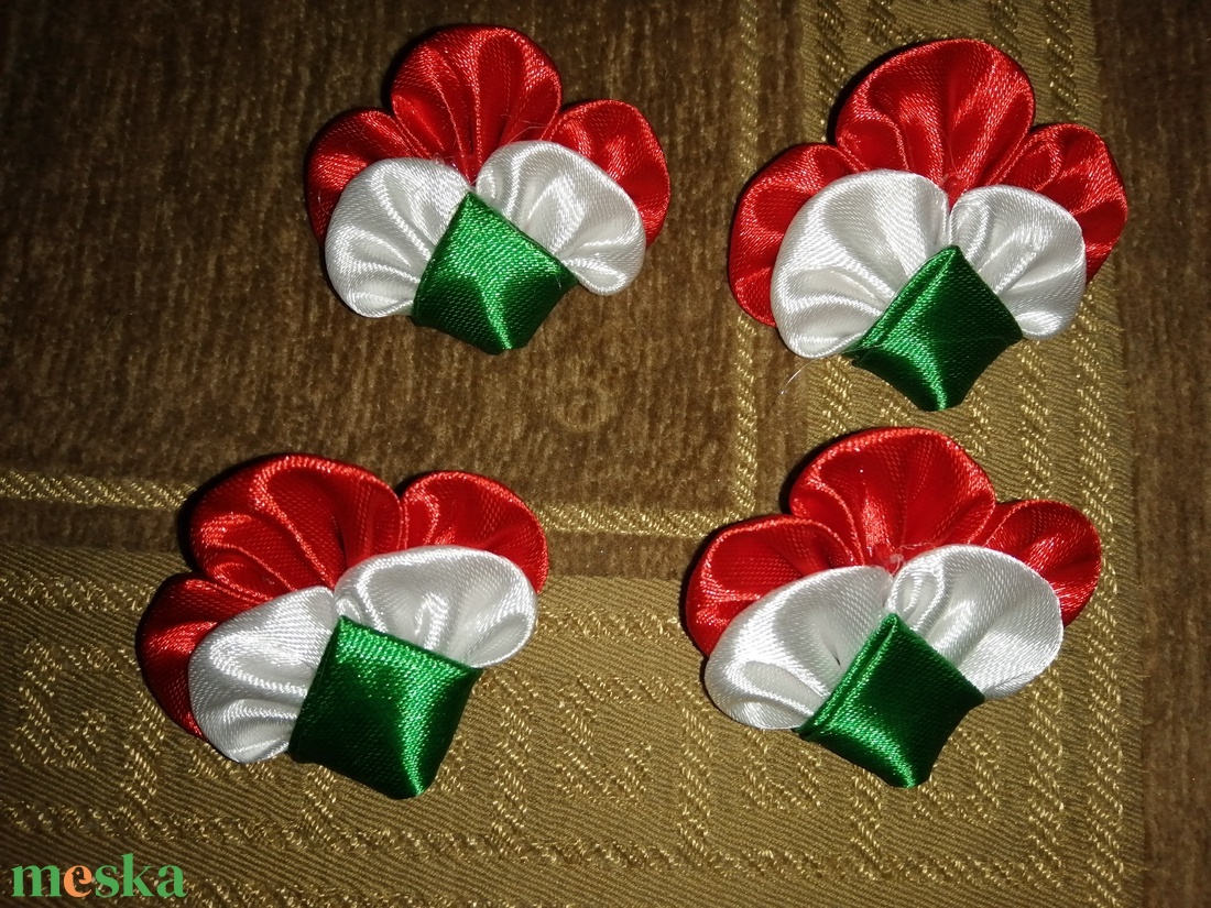 Kokárda szív - ékszer - kitűző és bross - kitűző - Meska.hu Kokárda szív - ékszer - kitűző és bross - kitűző - Meska.hu