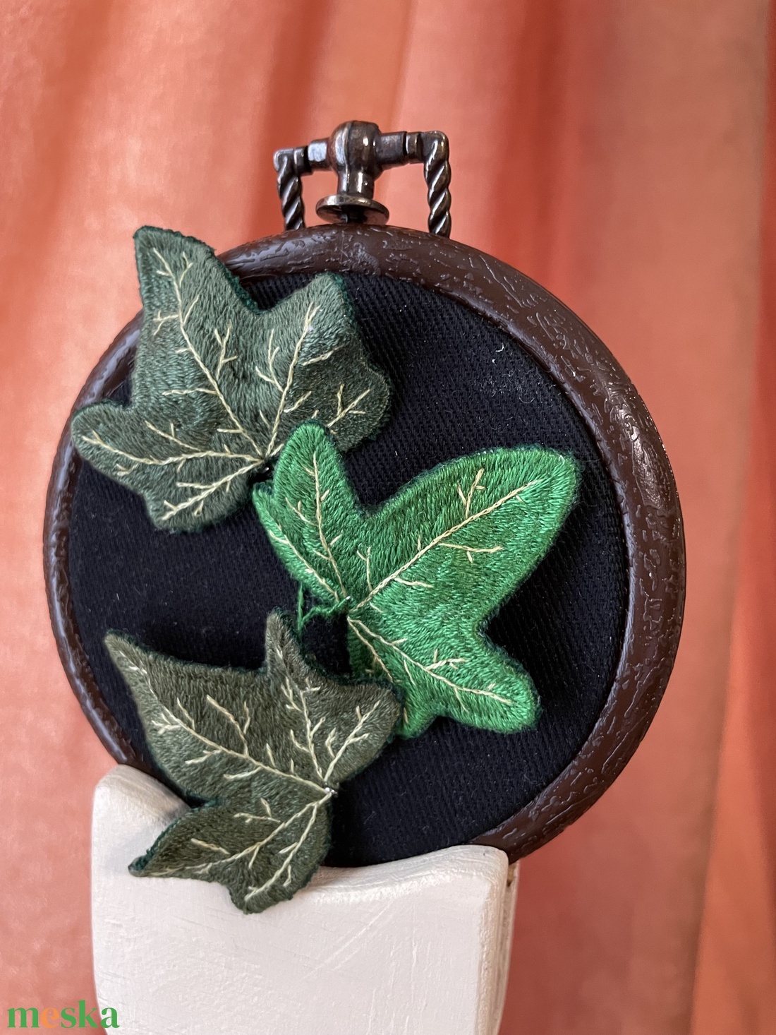 Hímzett borostyán - otthon & életmód - dekoráció - dísztárgy - Meska.hu