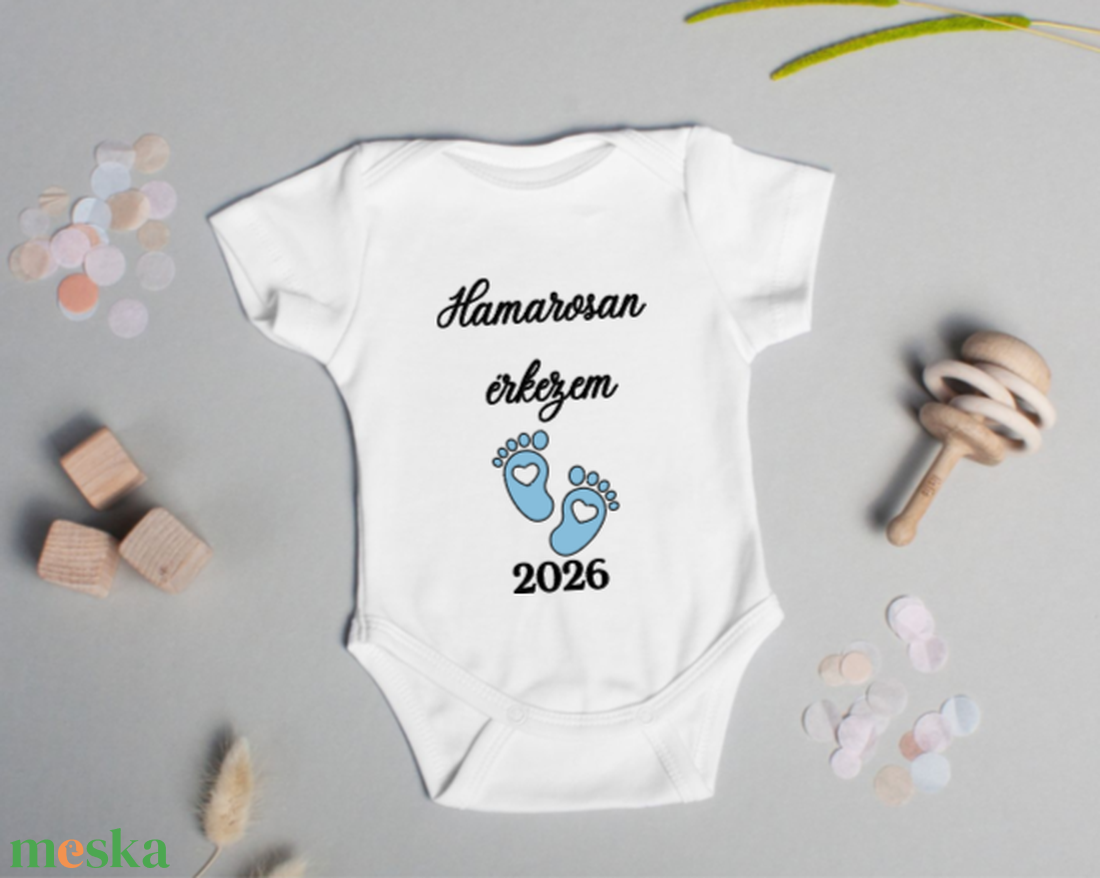 Baba body- Hamarosan érkezem fiú - baba - mama - babaemlékek - bababejelentők - Meska.hu