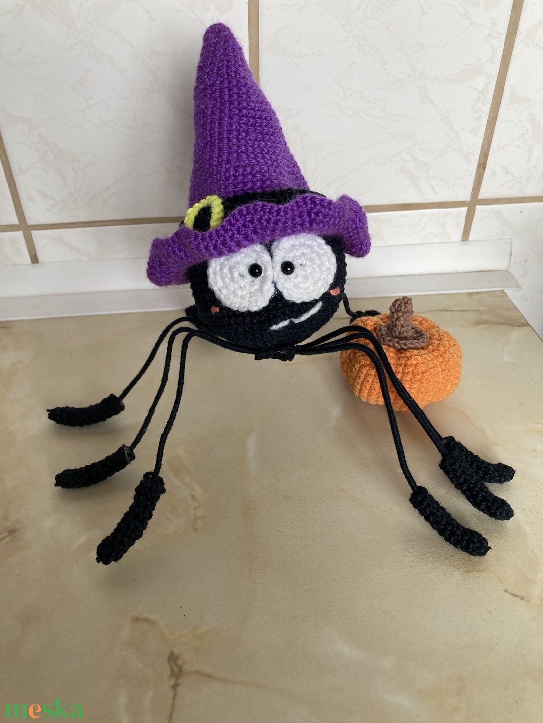 Pókocska tökkel - otthon & életmód - dekoráció - asztal és polc dekoráció - asztaldísz - Meska.hu Pókocska tökkel - otthon & életmód - dekoráció - asztal és polc dekoráció - asztaldísz - Meska.hu