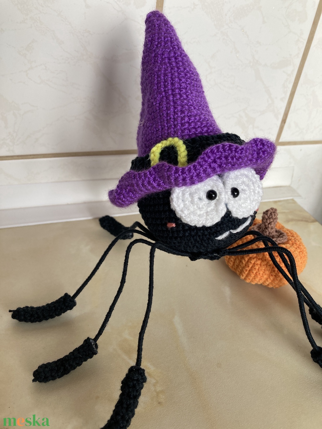 Pókocska tökkel - otthon & életmód - dekoráció - asztal és polc dekoráció - asztaldísz - Meska.hu Pókocska tökkel - otthon & életmód - dekoráció - asztal és polc dekoráció - asztaldísz - Meska.hu