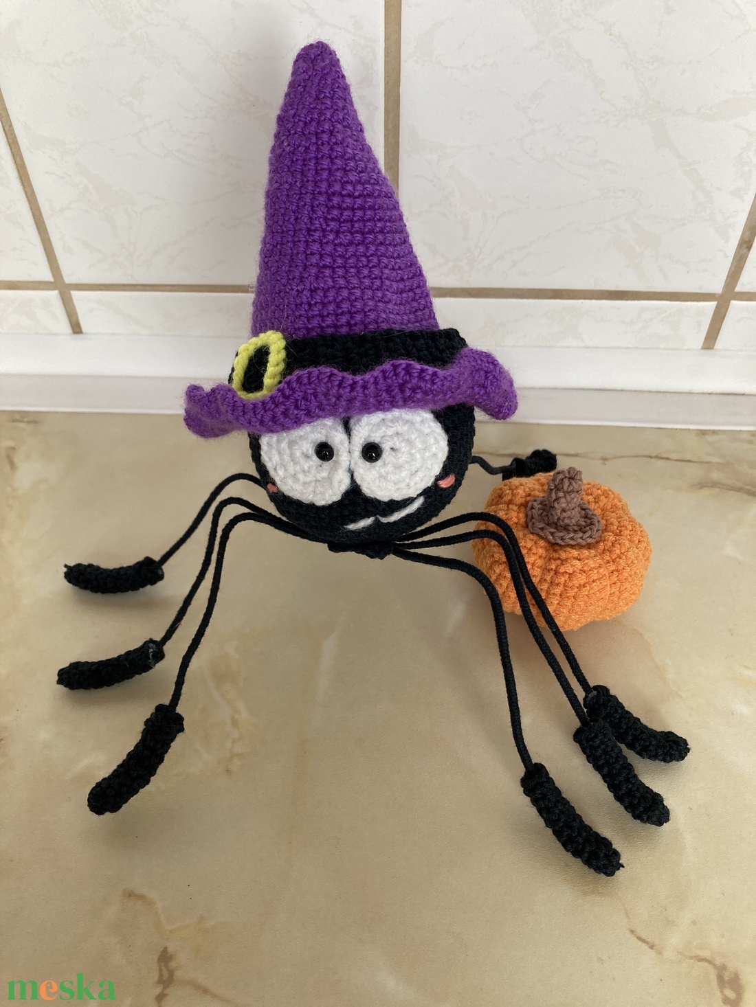 Pókocska tökkel - otthon & életmód - dekoráció - asztal és polc dekoráció - asztaldísz - Meska.hu Pókocska tökkel - otthon & életmód - dekoráció - asztal és polc dekoráció - asztaldísz - Meska.hu