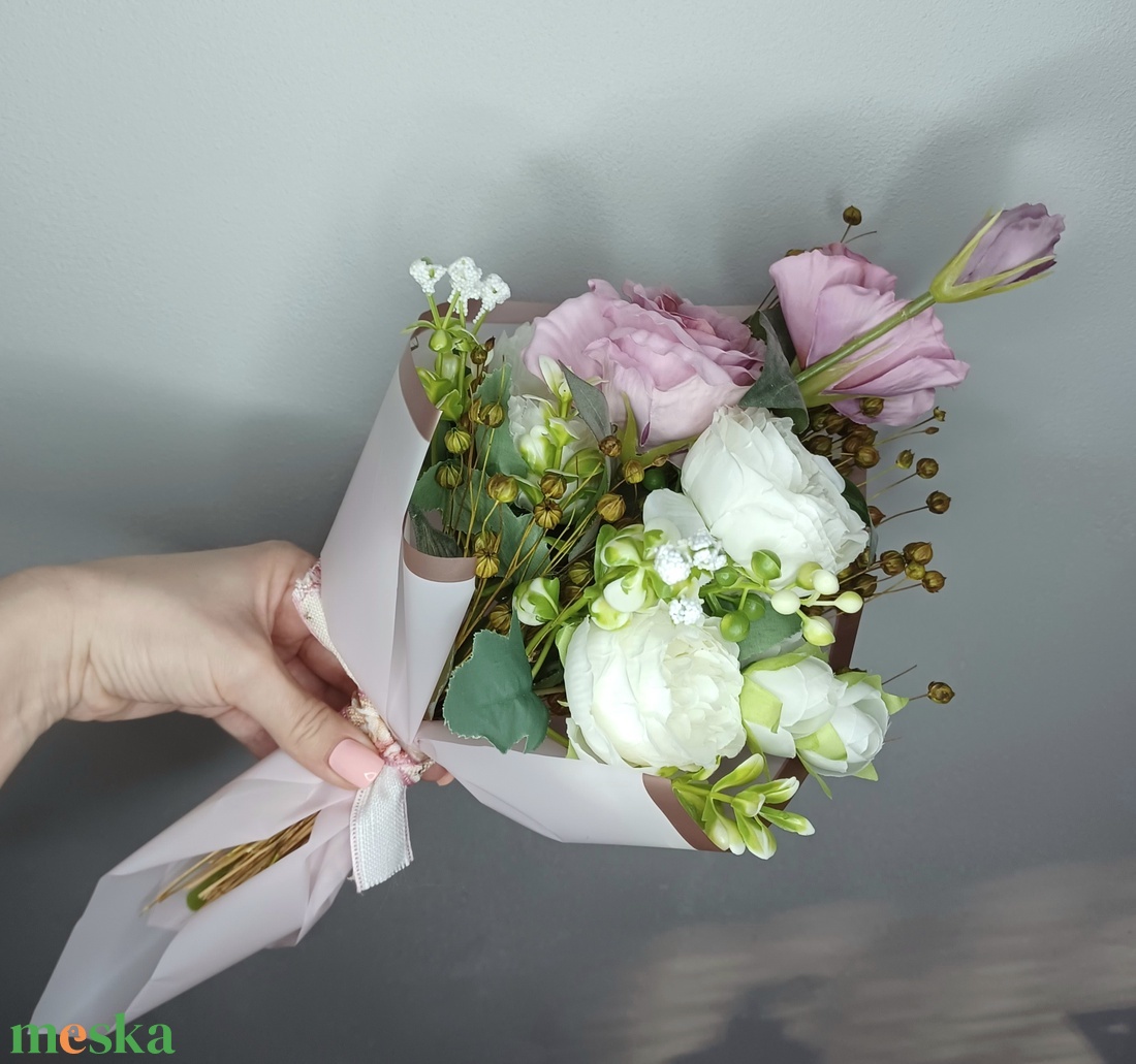 Selyem bazsarózsa és lisianthus örökcsokor - otthon & életmód - dekoráció - virágdísz és tartó - csokor & virágdísz - Meska.hu