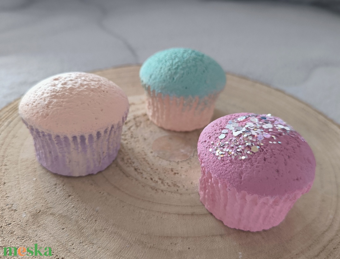 Gipsz muffinok fagyi színekben  - kellékek & szerszámok - dekorációs kellékek - figurák - Meska.hu
