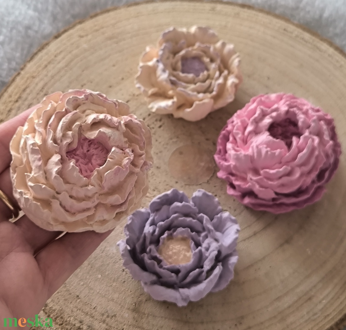 Festett gipsz dekorációs rózsák - kellékek & szerszámok - dekorációs kellékek - figurák - Meska.hu