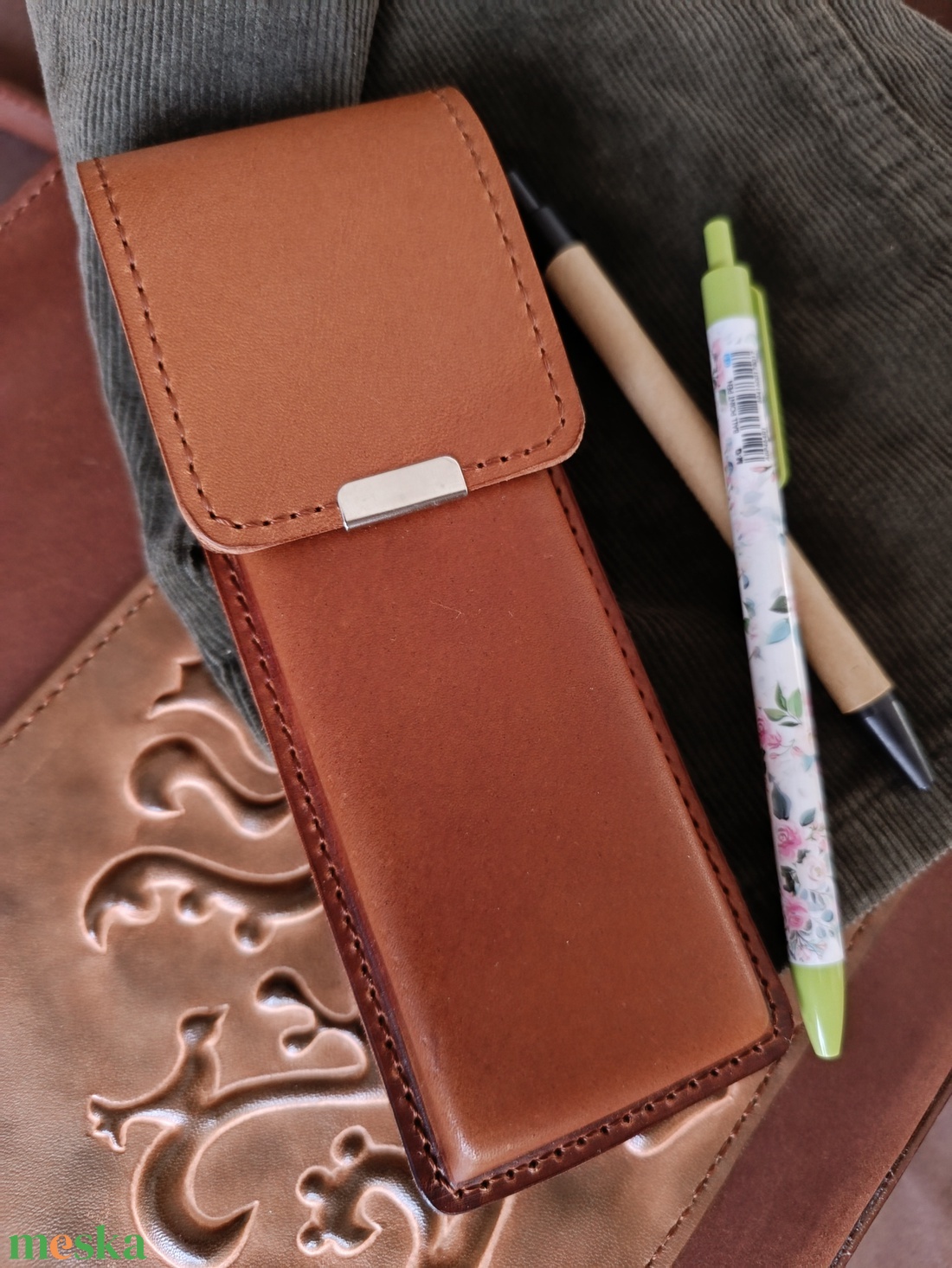 Barna bőr tolltartó - otthon & életmód - papír, írószer - tolltartó & ceruzatekercs - Meska.hu