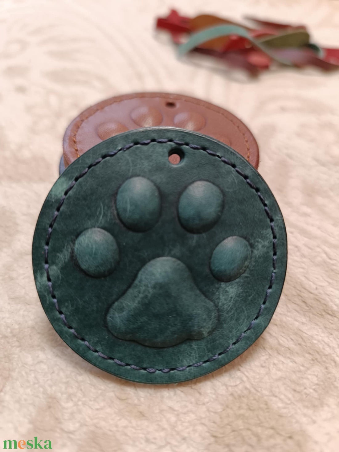 Türkiz tappancs kulcstartó - táska & tok - kulcstartó & táskadísz - kulcstartó - Meska.hu