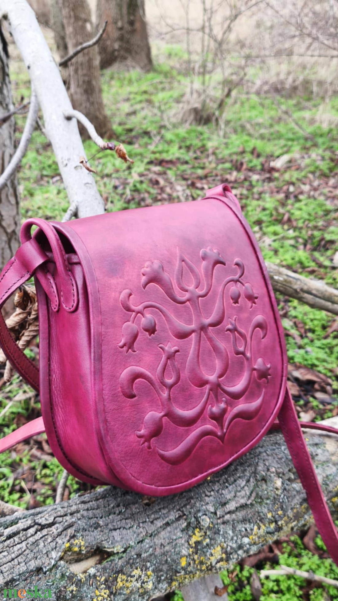 Domborított bőr táska - táska & tok - kézitáska & válltáska - válltáska - Meska.hu