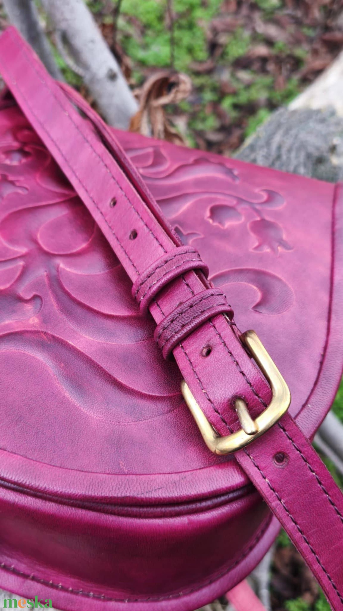 Domborított bőr táska - táska & tok - kézitáska & válltáska - válltáska - Meska.hu