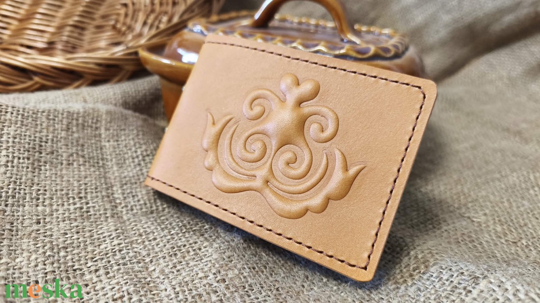 Domborított díszítésű kártyatartó - táska & tok - pénztárca & más tok - kártyatartó & irattartó - Meska.hu