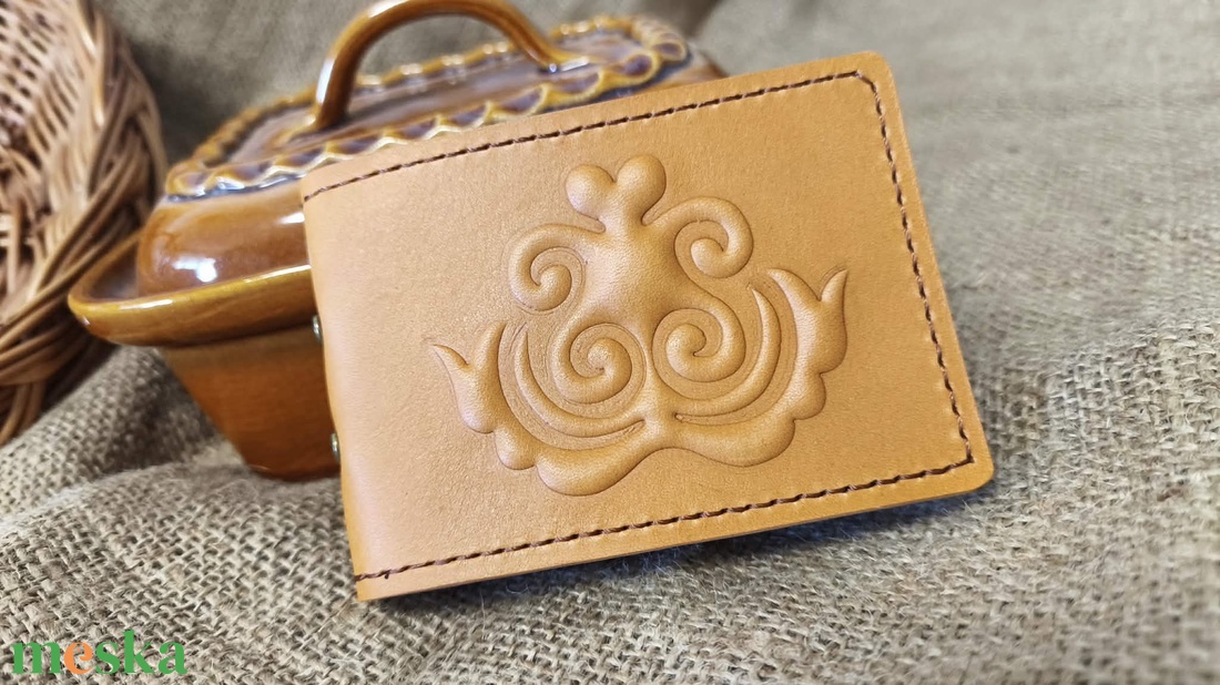 Domborított díszítésű kártyatartó - táska & tok - pénztárca & más tok - kártyatartó & irattartó - Meska.hu