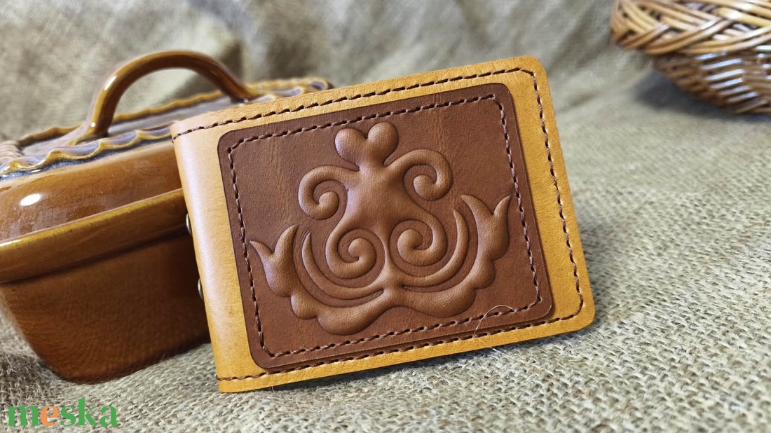 Domborított díszítésű kártyatartó - táska & tok - pénztárca & más tok - kártyatartó & irattartó - Meska.hu