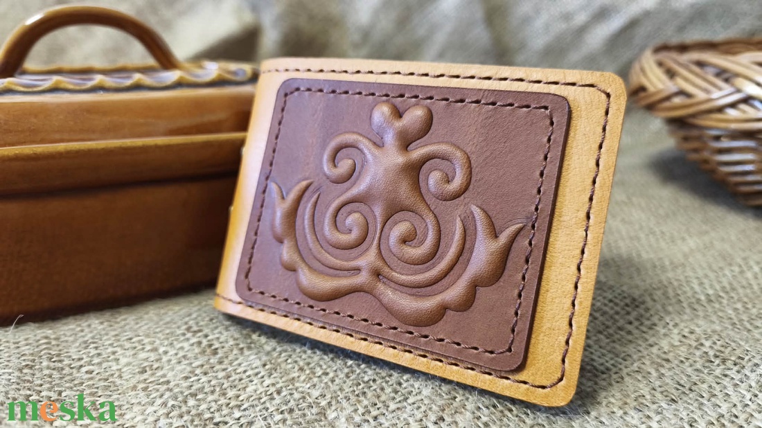 Domborított díszítésű kártyatartó - táska & tok - pénztárca & más tok - kártyatartó & irattartó - Meska.hu