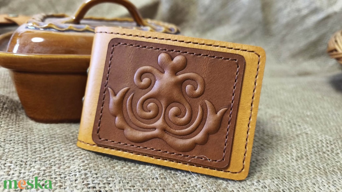 Domborított díszítésű kártyatartó - táska & tok - pénztárca & más tok - kártyatartó & irattartó - Meska.hu