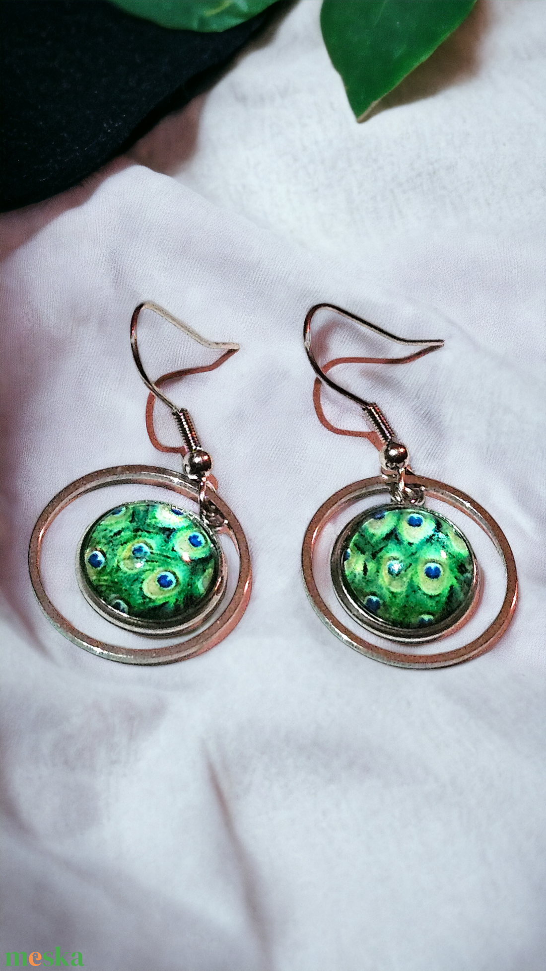 Lógós cabochon fülbevaló  - ékszer - fülbevaló - lógós kerek fülbevaló - Meska.hu