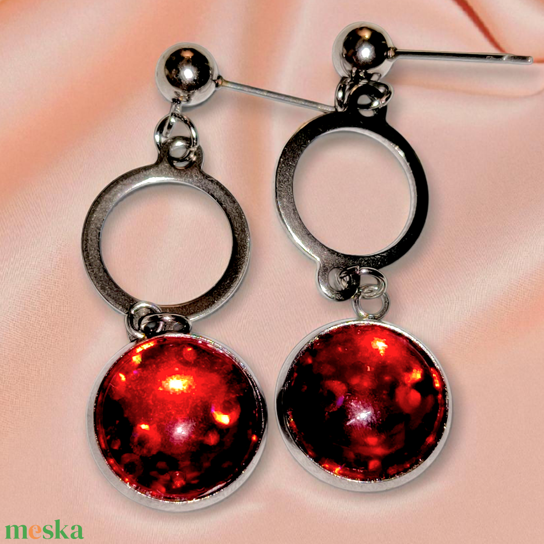 Piros hologramos fülbevaló  - ékszer - fülbevaló - lógó fülbevaló - Meska.hu