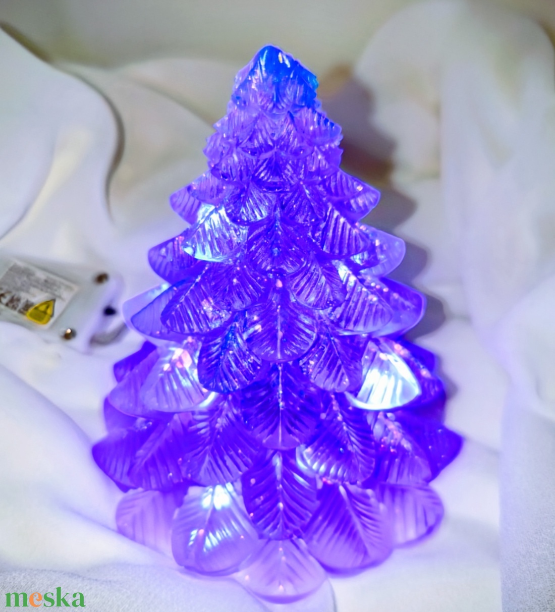 Világító led-es fenyőfa - karácsony - karácsonyi lakásdekoráció - karácsonyfa, grincsfa - Meska.hu
