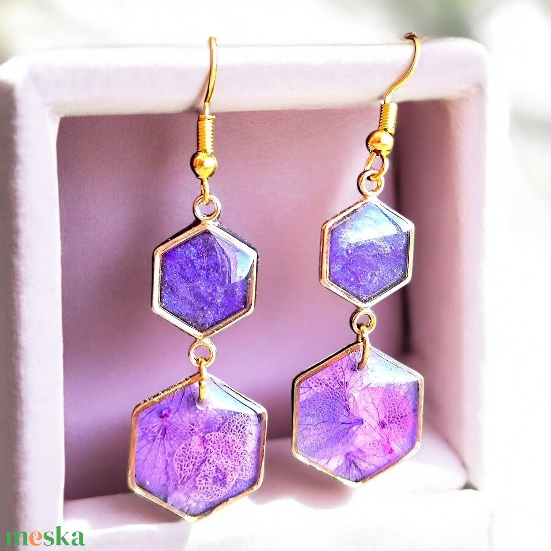 Lila szárított virágos fülbevaló - ékszer - fülbevaló - lógó fülbevaló - Meska.hu