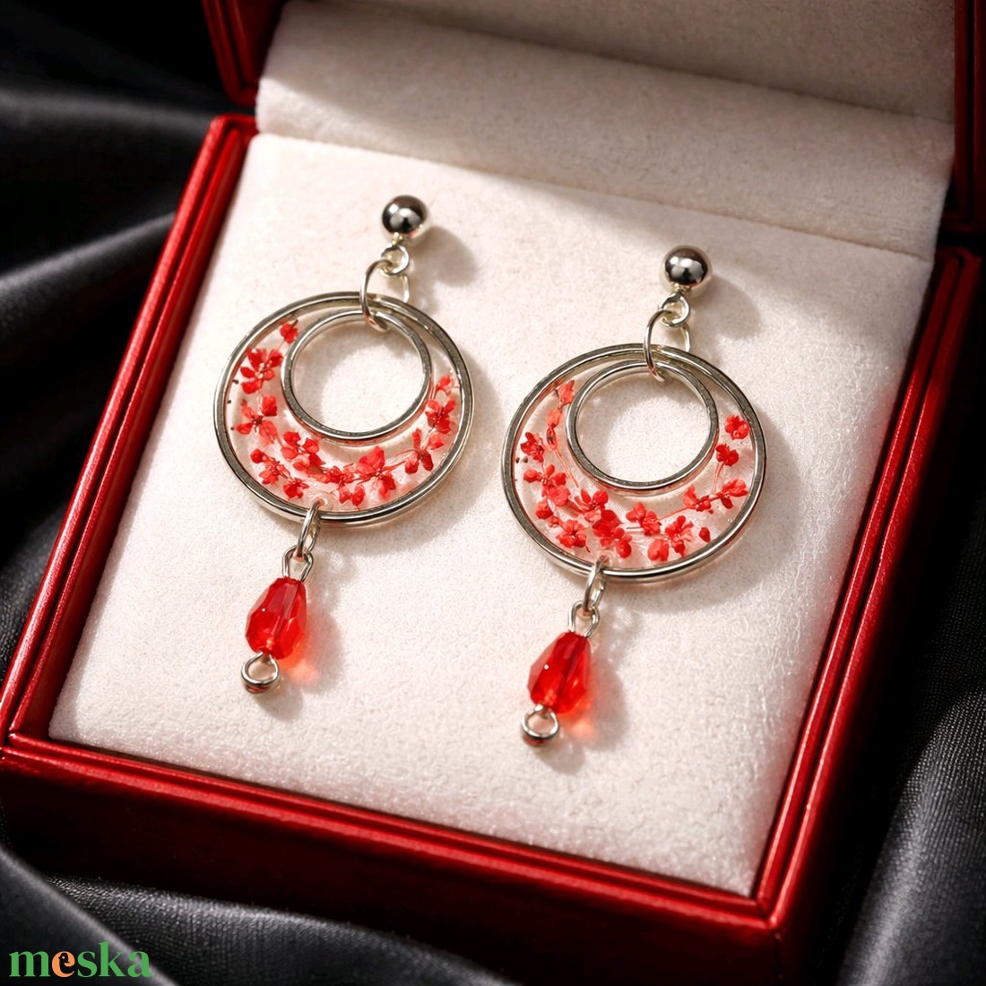 Piros szárított virágos fülbevaló - ékszer - fülbevaló - lógó fülbevaló - Meska.hu