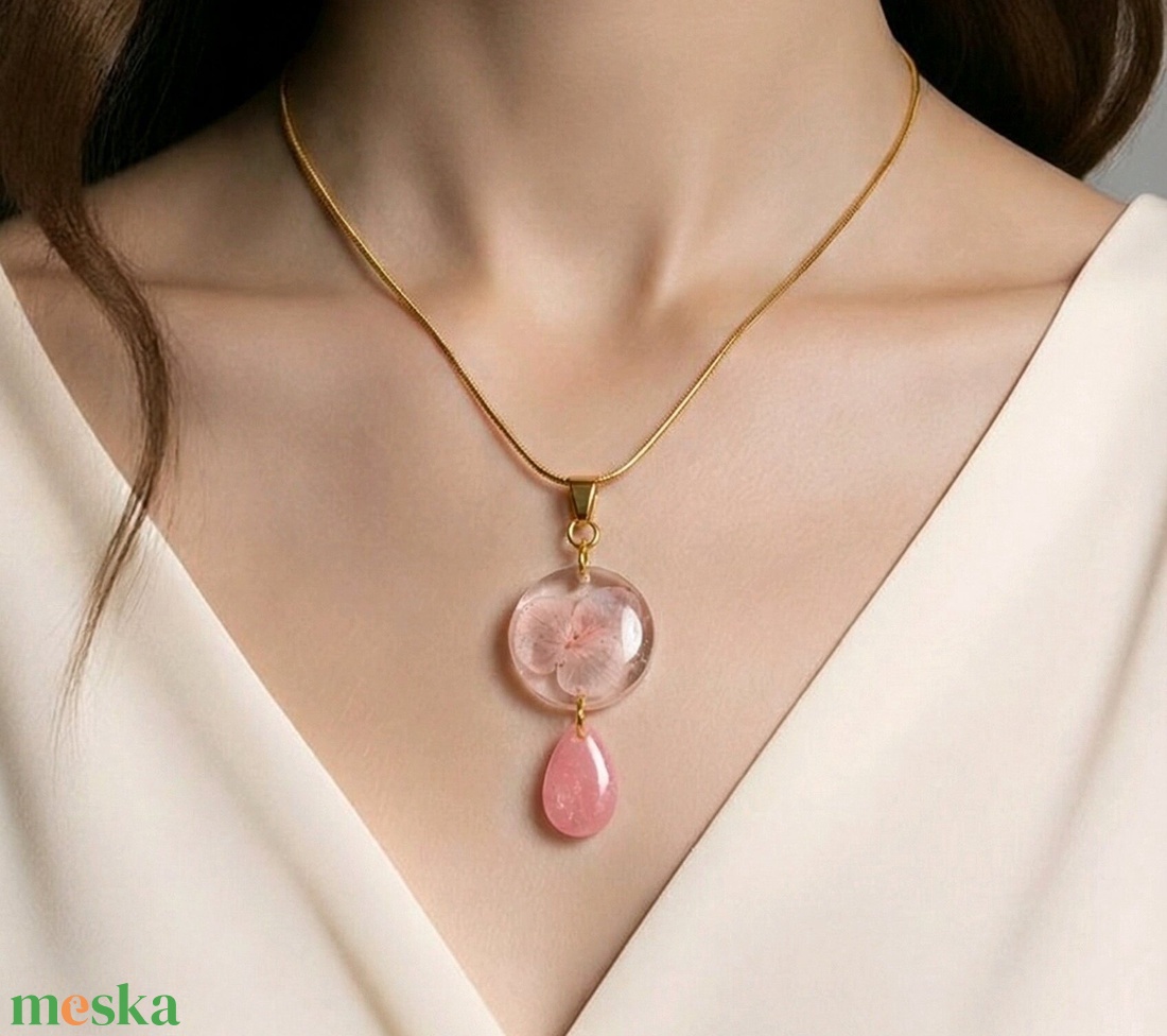 Rózsaszín hortenziás nyaklánc - ékszer - nyaklánc - medálos nyaklánc - Meska.hu