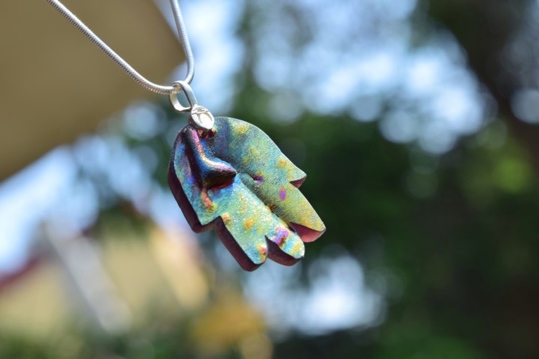 Szecessziós Hamsa Antik üvegből -  - Meska.hu