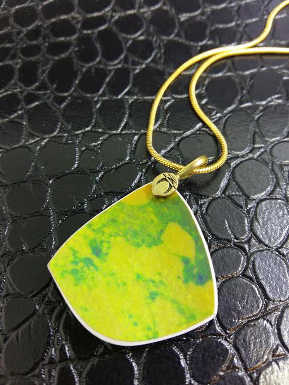  A Zöld reménység foka eozinból készült medálja -  - Meska.hu