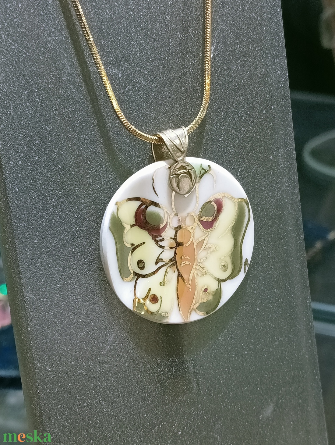 Antik Zsolnay domborfestett medál - ékszer - nyaklánc - medálos nyaklánc - Meska.hu