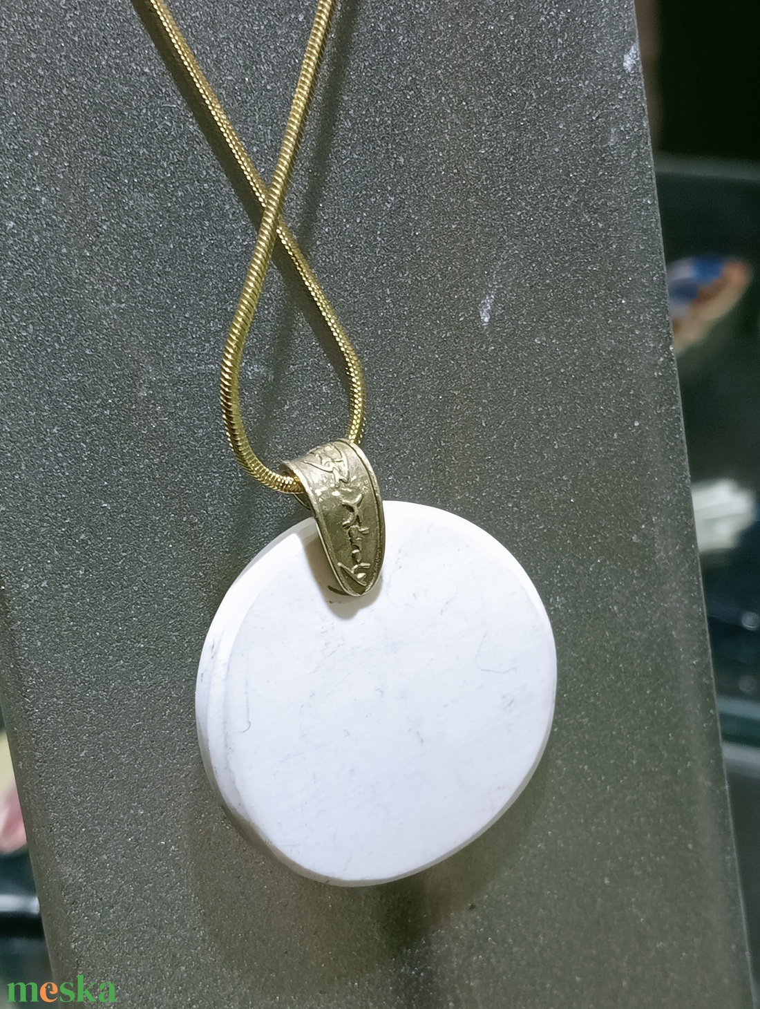 Antik Zsolnay domborfestett medál - ékszer - nyaklánc - medálos nyaklánc - Meska.hu