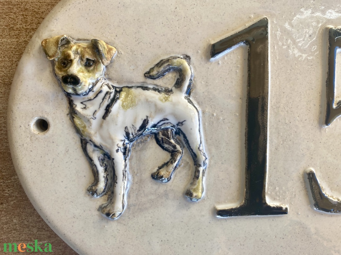 Ovális formjú házszámtábla kutyával - otthon & életmód - ház & kert - házszám - Meska.hu