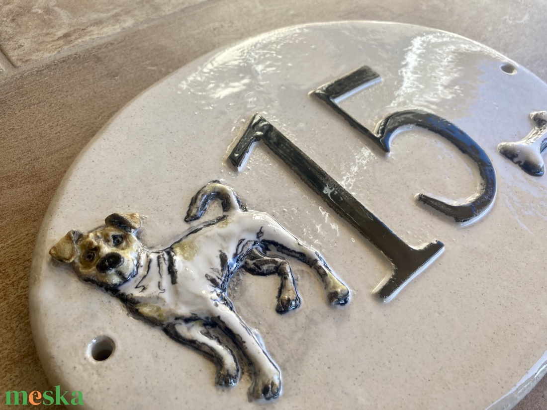 Ovális formjú házszámtábla kutyával - otthon & életmód - ház & kert - házszám - Meska.hu