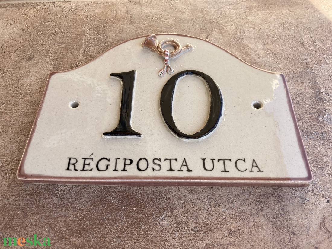 Bajusz formájú házszámtábla, festett - otthon & életmód - ház & kert - házszám - Meska.hu